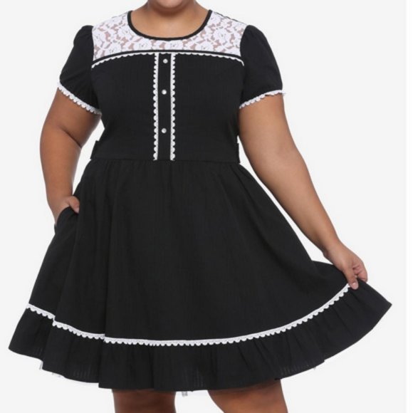 Hot Topic Dresses & Skirts - NWT Hot Topic Lolita Black & White Lace Panel Dress Size 18